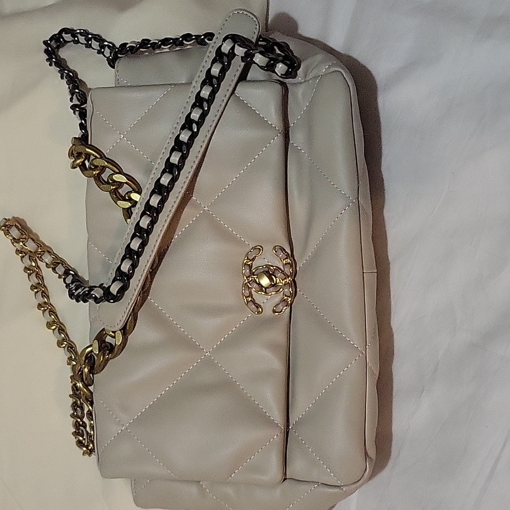 Chanel 19 Mixed Hardware